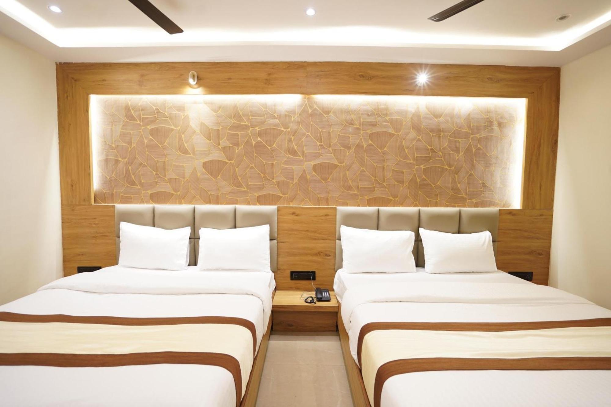 Lancaster Hotel 3*